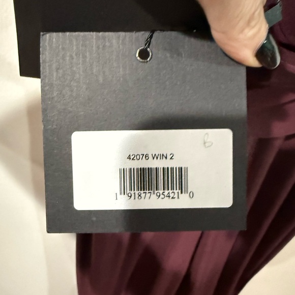 NWT - Mac Duggal 42076 ONE OF A KIND Elegant Burgundy Evening Gown - Picture 5 of 5